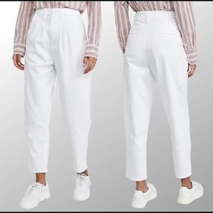 Levi’s pleated balloon leg white